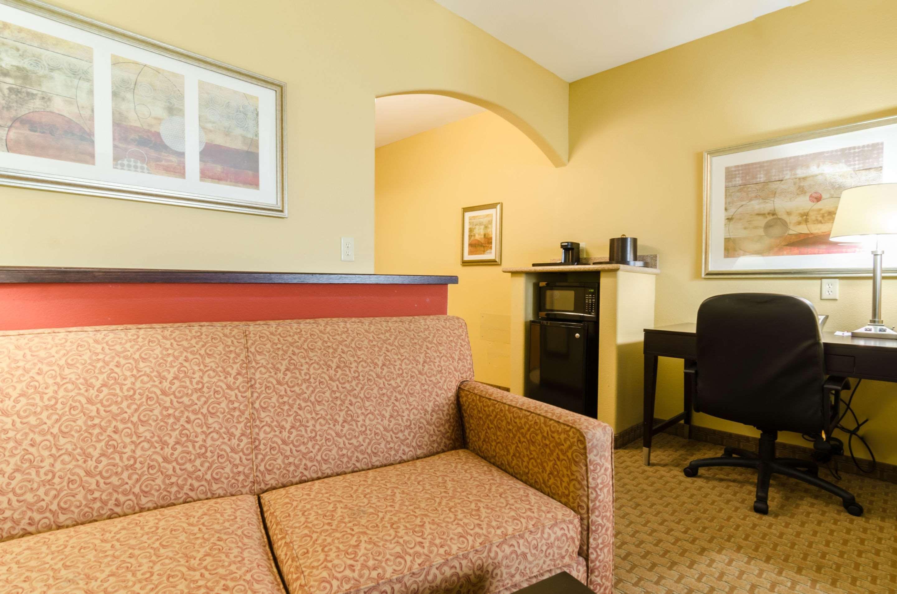 Comfort Suites Salina South מראה חיצוני תמונה