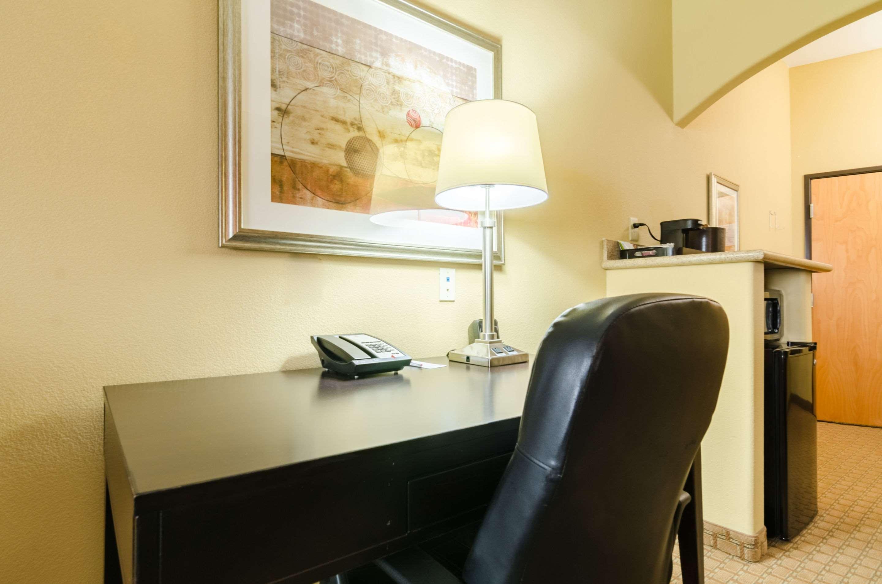 Comfort Suites Salina South מראה חיצוני תמונה