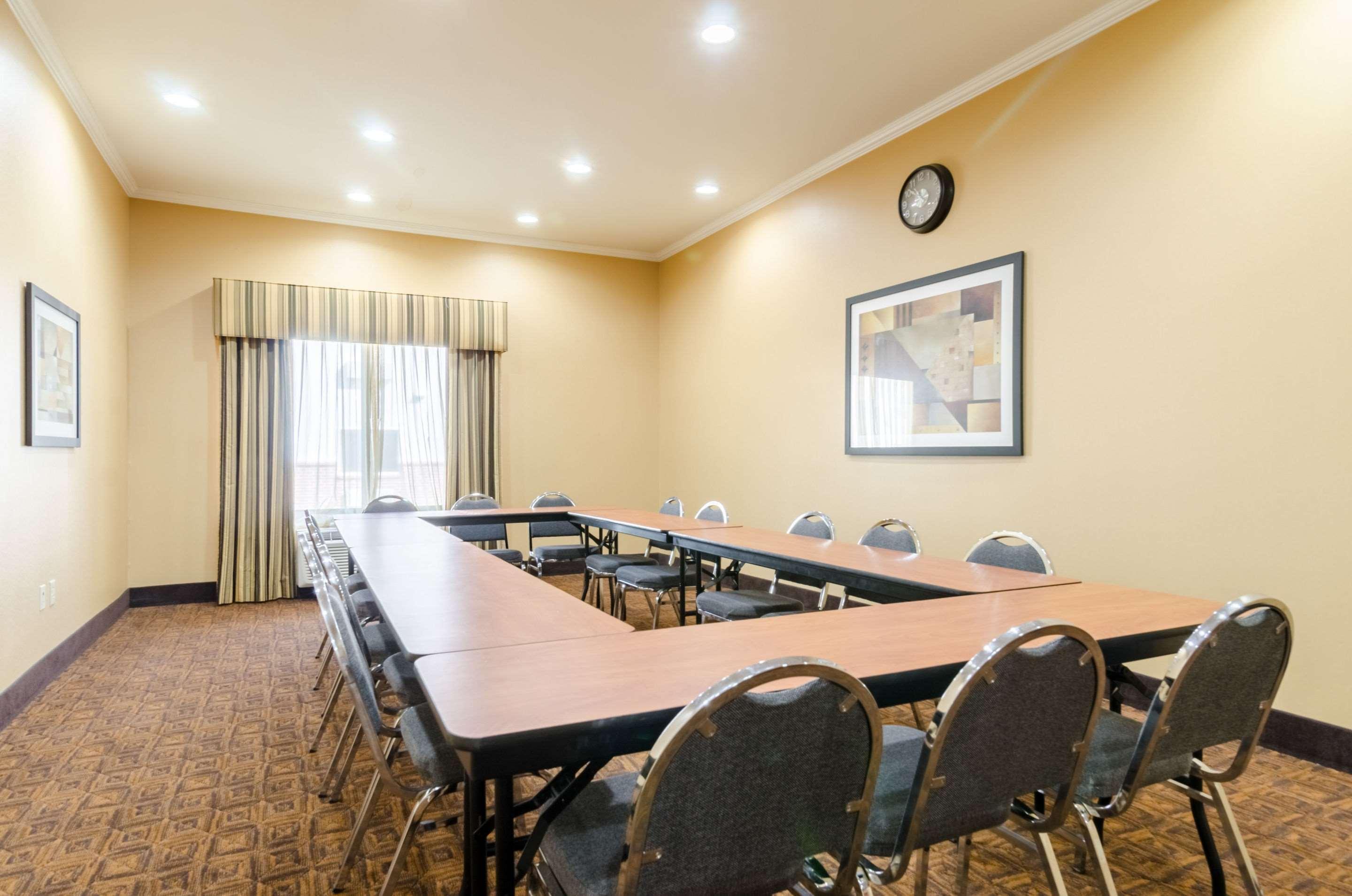 Comfort Suites Salina South מראה חיצוני תמונה