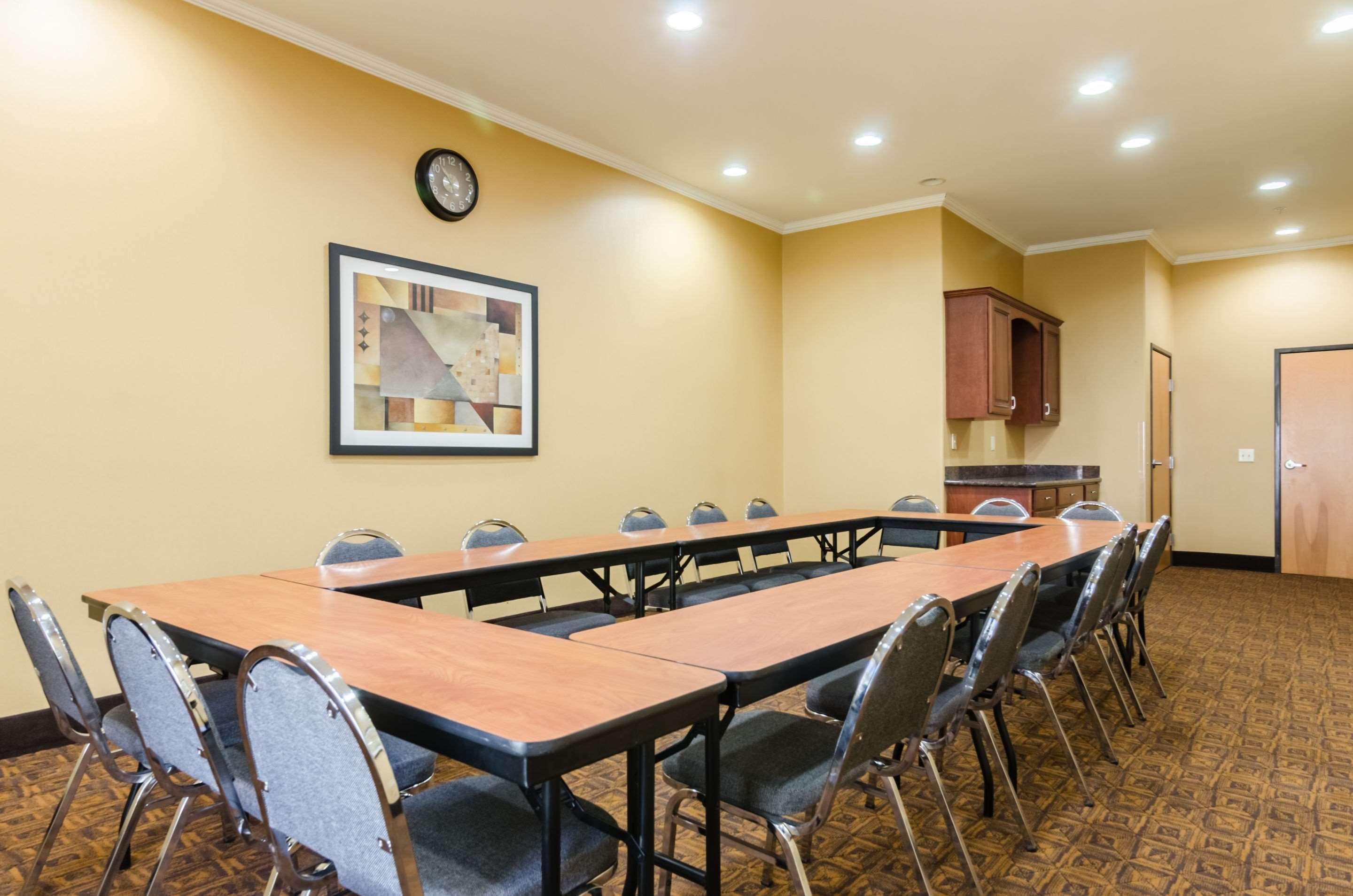 Comfort Suites Salina South מראה חיצוני תמונה