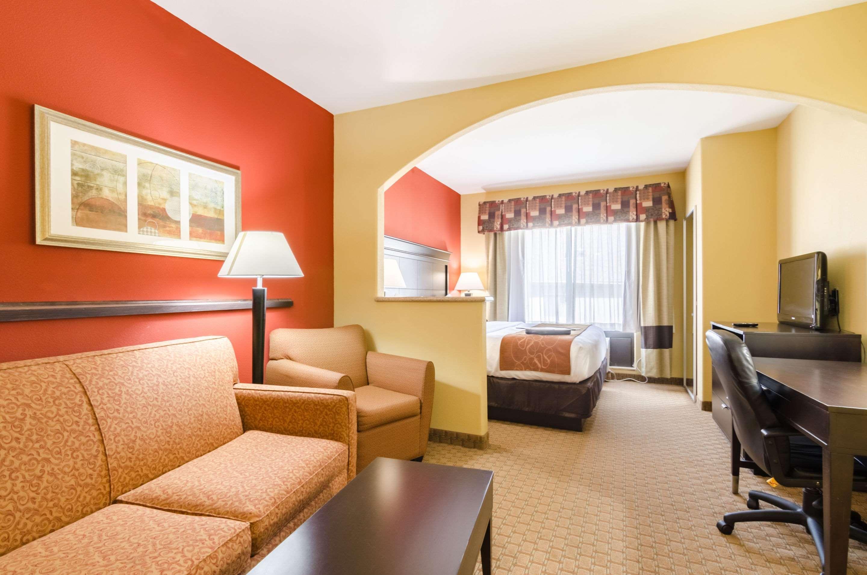 Comfort Suites Salina South מראה חיצוני תמונה