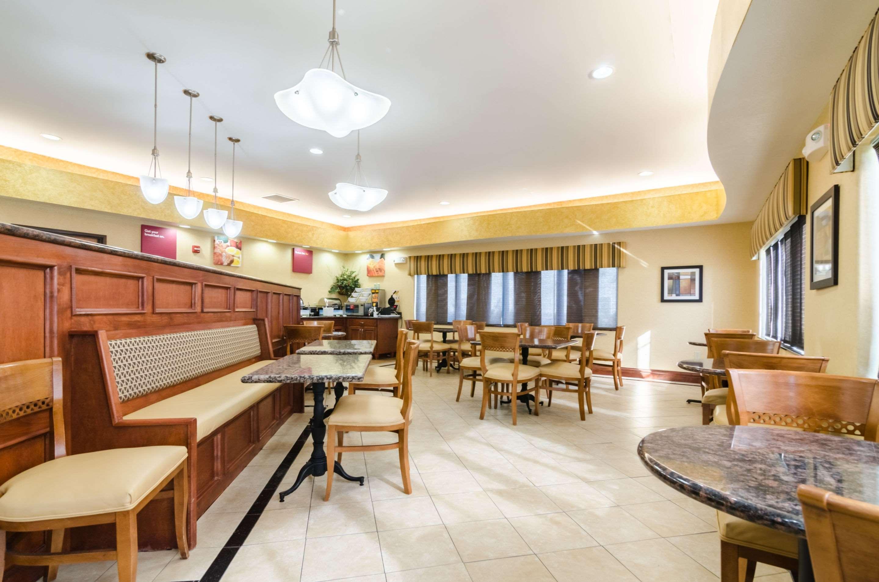 Comfort Suites Salina South מראה חיצוני תמונה
