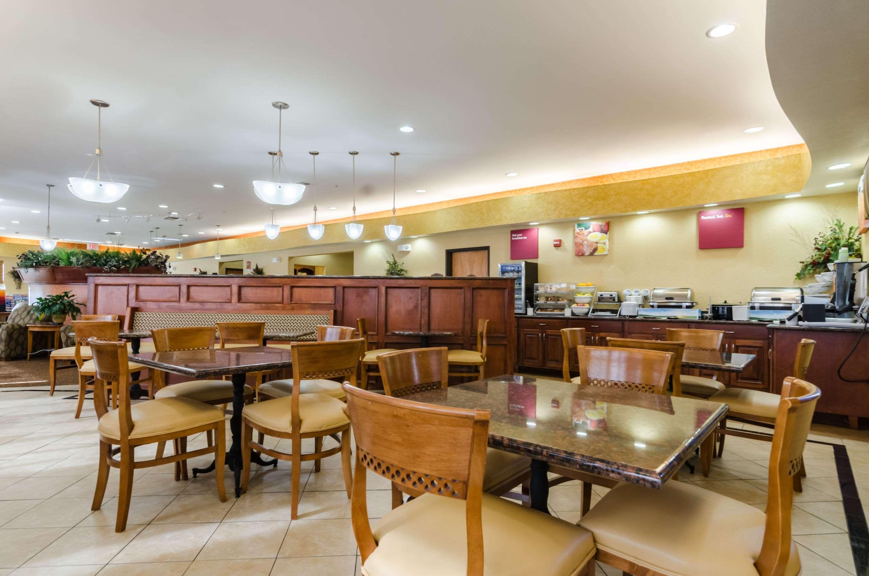 Comfort Suites Salina South מראה חיצוני תמונה