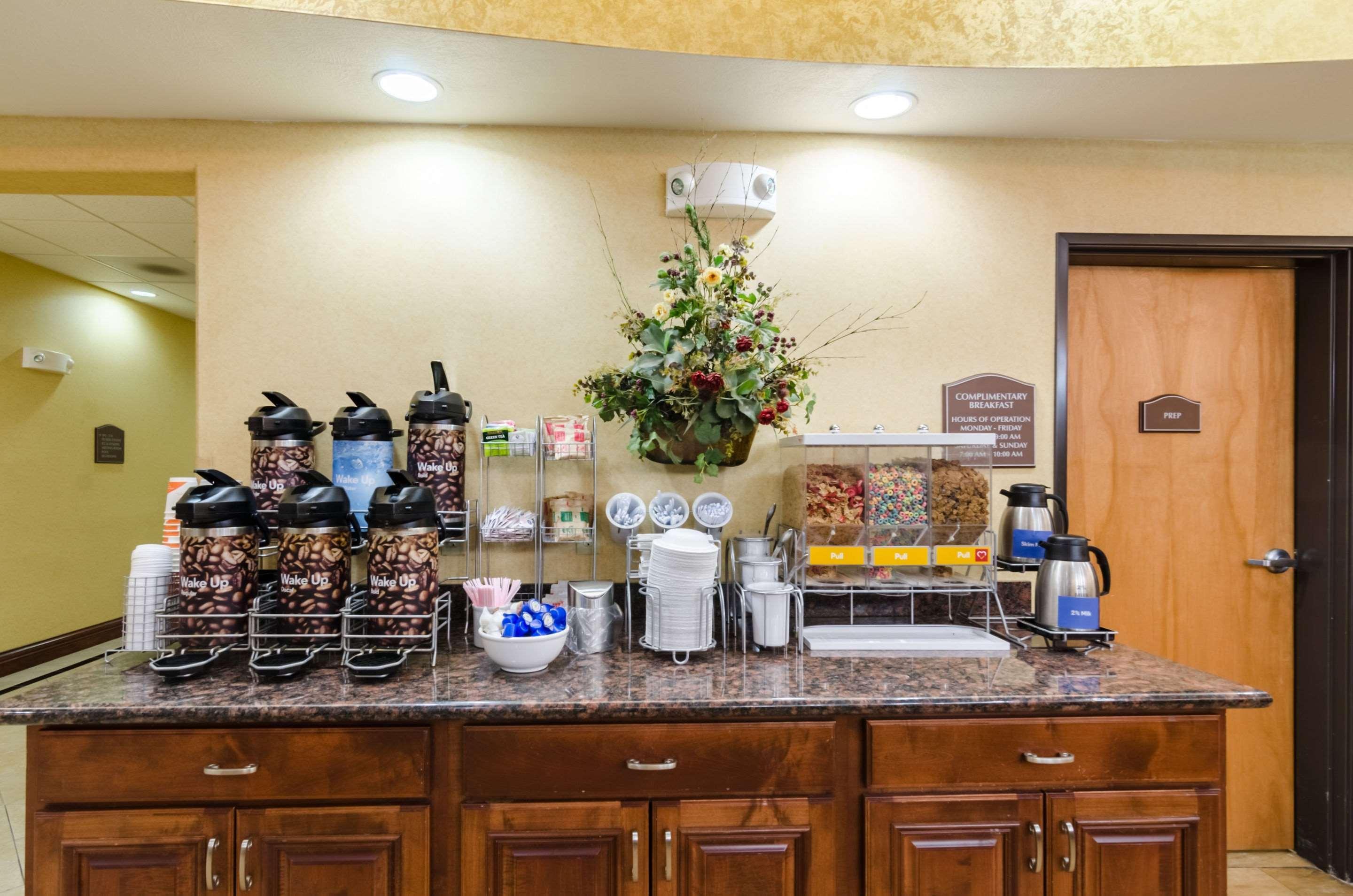 Comfort Suites Salina South מראה חיצוני תמונה