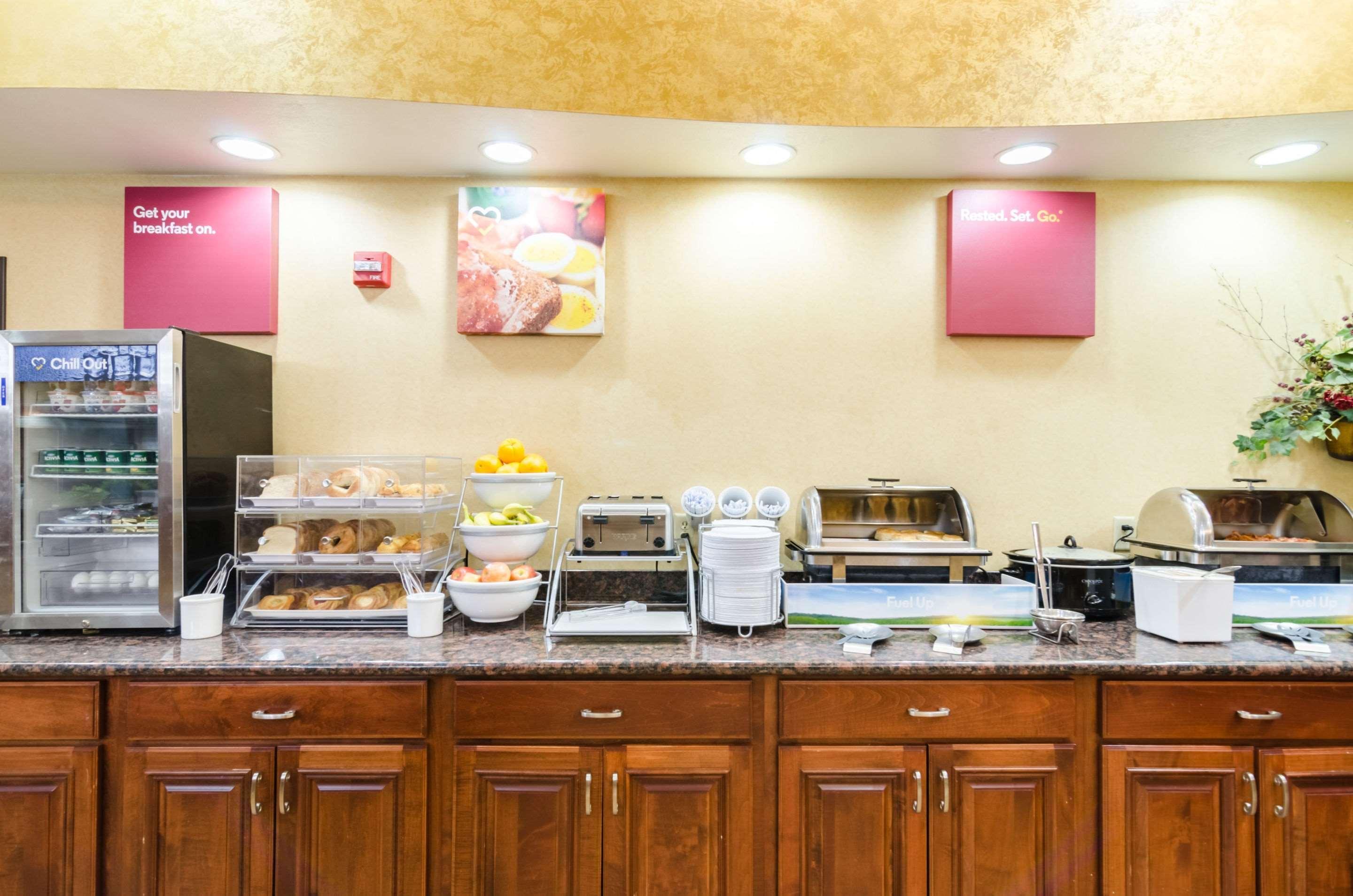 Comfort Suites Salina South מראה חיצוני תמונה