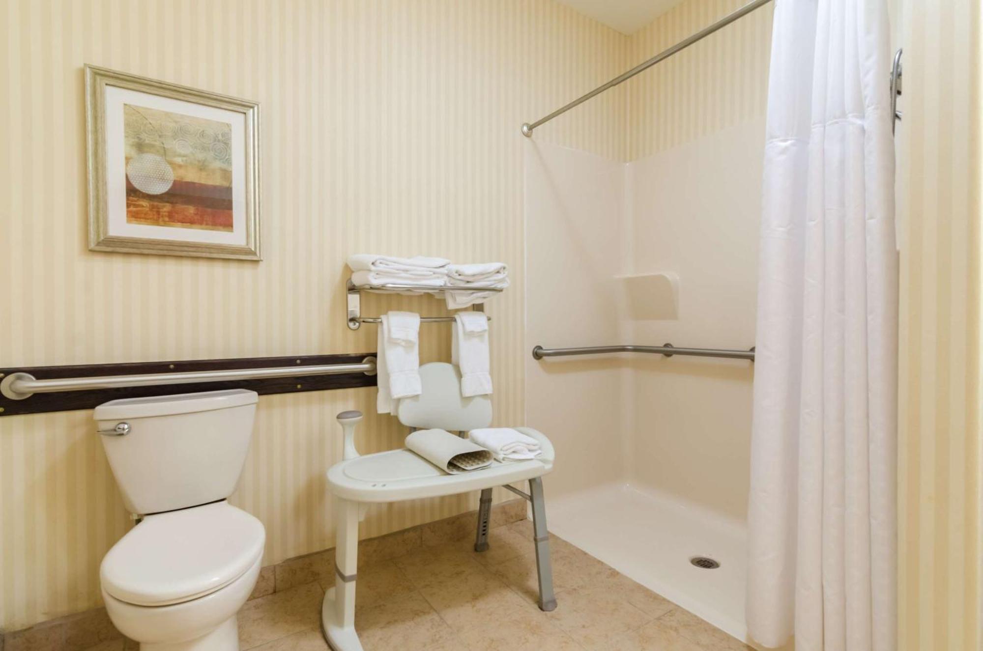 Comfort Suites Salina South מראה חיצוני תמונה