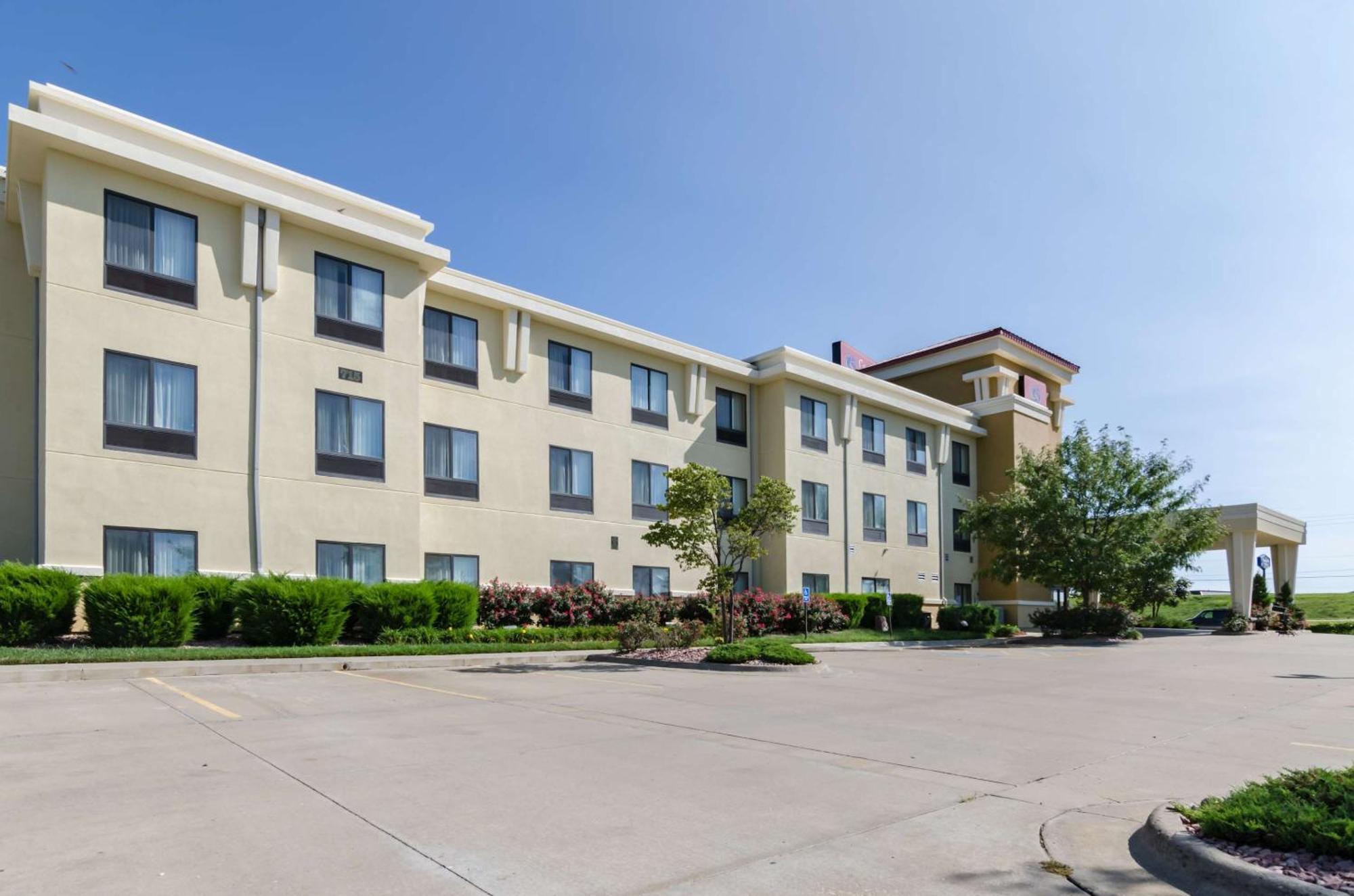 Comfort Suites Salina South מראה חיצוני תמונה
